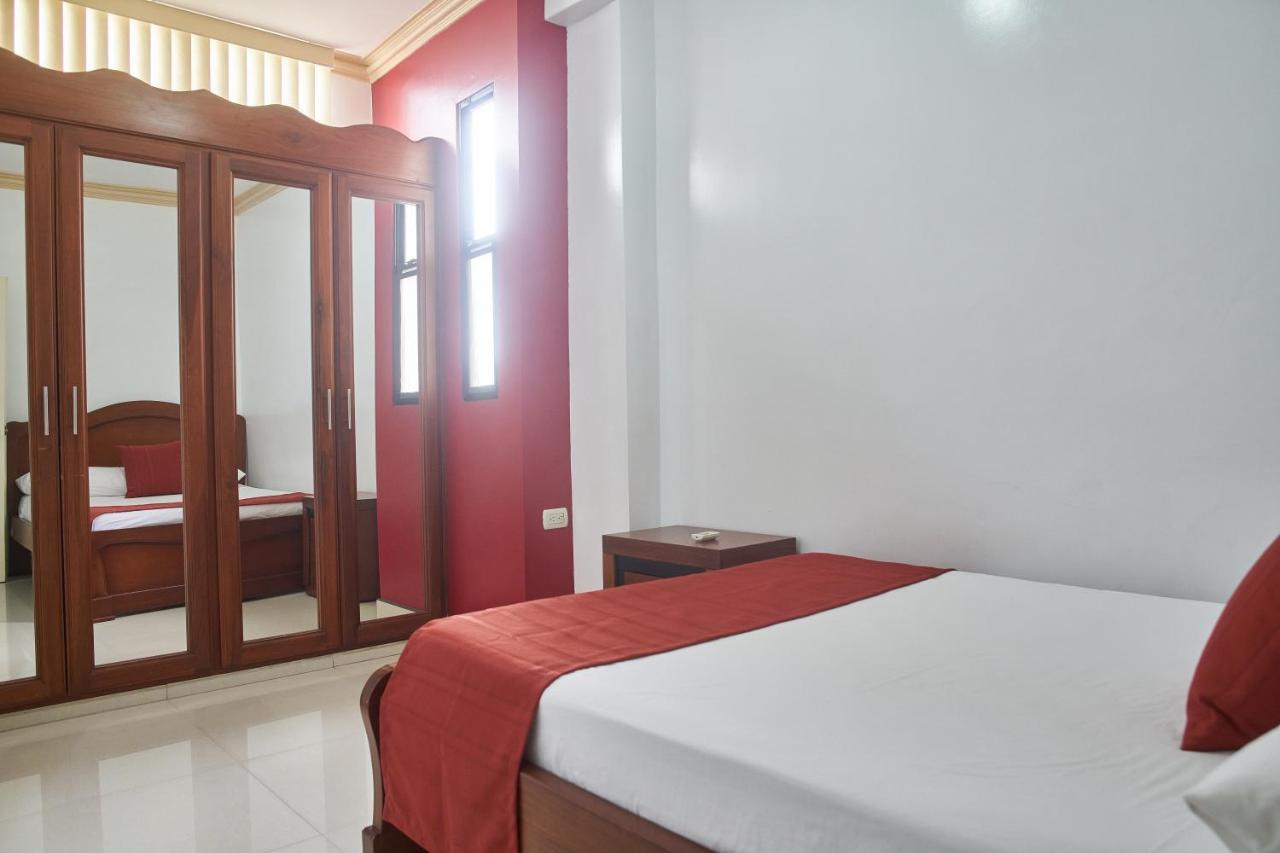 DEPARTAMENTOS Marcecilia de 3, 2 Y 1 HABITACIÓN EN EL CENTRO DE MANTA Exterior foto