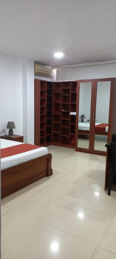 DEPARTAMENTOS Marcecilia de 3, 2 Y 1 HABITACIÓN EN EL CENTRO DE MANTA Exterior foto