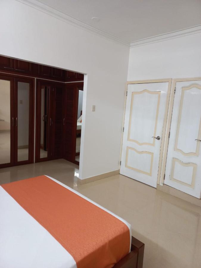 DEPARTAMENTOS Marcecilia de 3, 2 Y 1 HABITACIÓN EN EL CENTRO DE MANTA Exterior foto